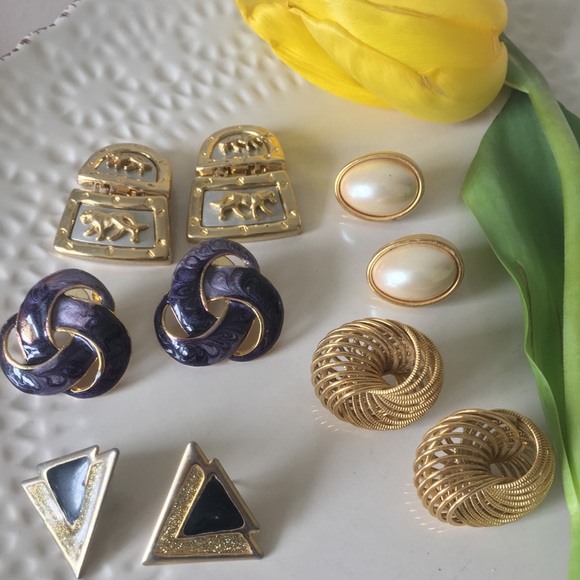 Triangle Vintage Stud Earrings - Picture 3 of 3